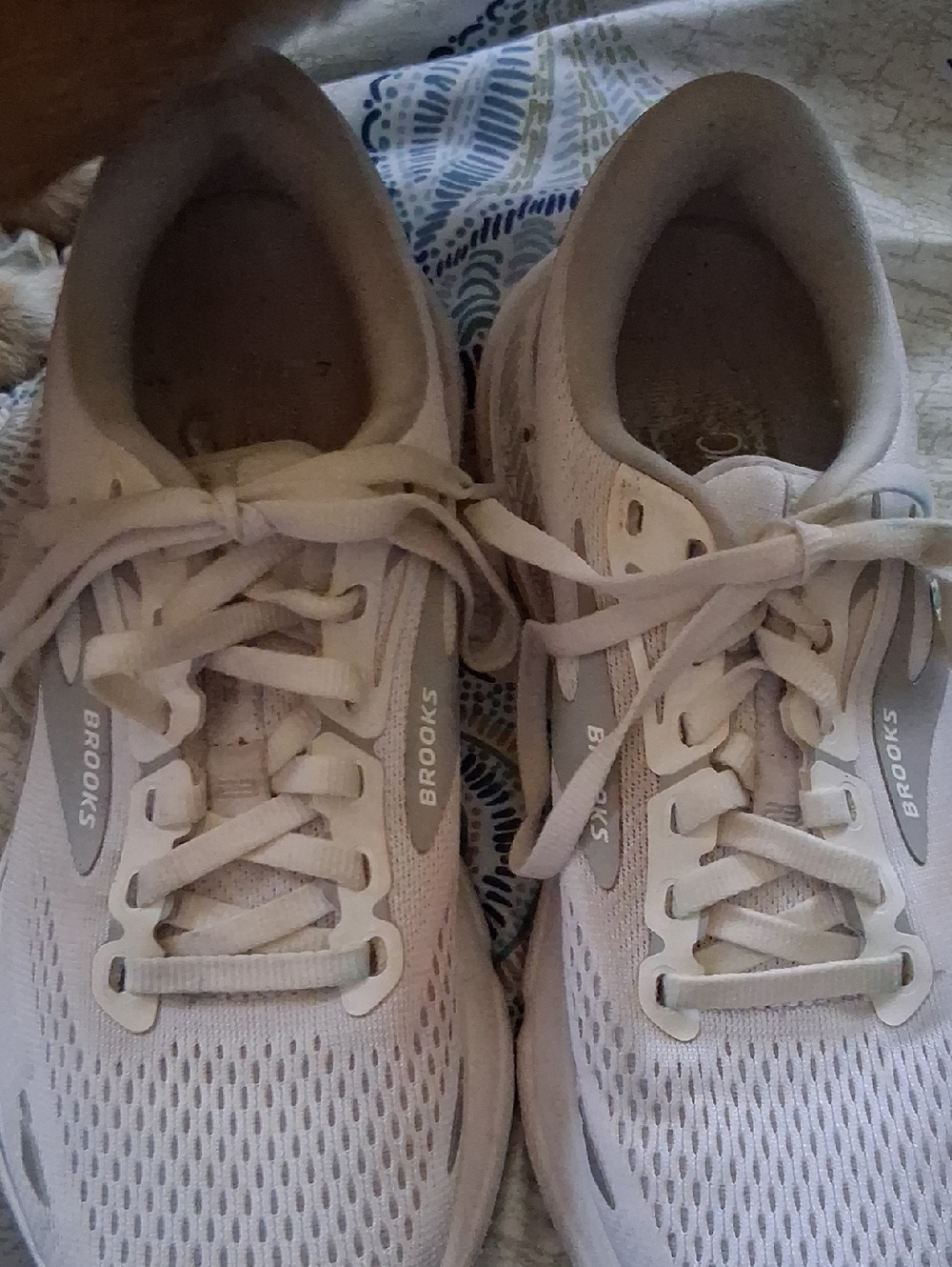 Brooks Women's Running Sneakers in Pale Pink and White - Picture 1 of 8
